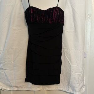 Brand-city triangles, size medium 100% polyester and spandex